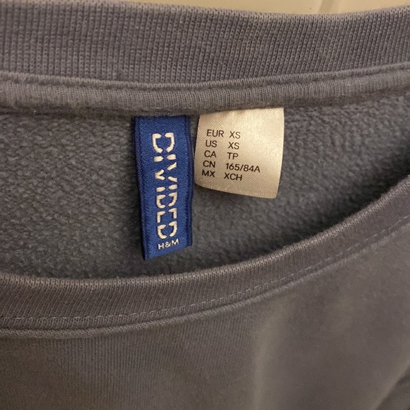 h&m blue crewneck - Picture 2 of 4